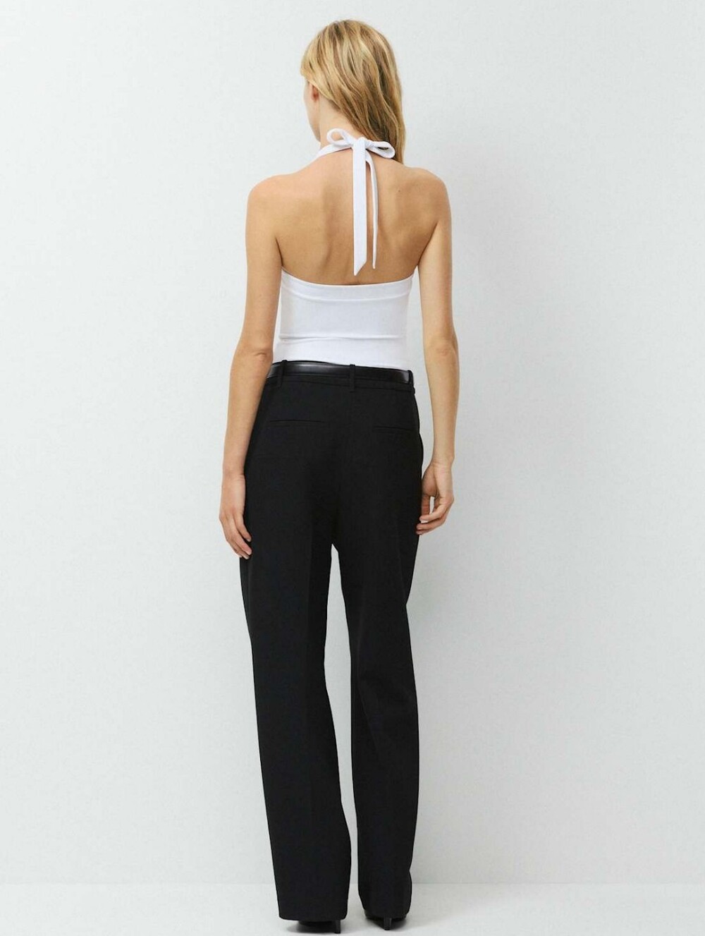 Aritzia Original Contour Optimum Halter Top - Picture 2 of 12